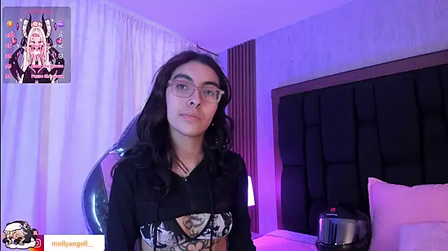 Molly_A stripchat live cam model