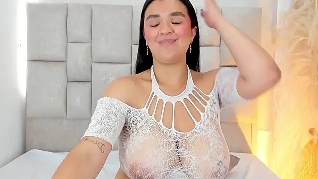 SamantaAristizabal2 stripchat live cam model