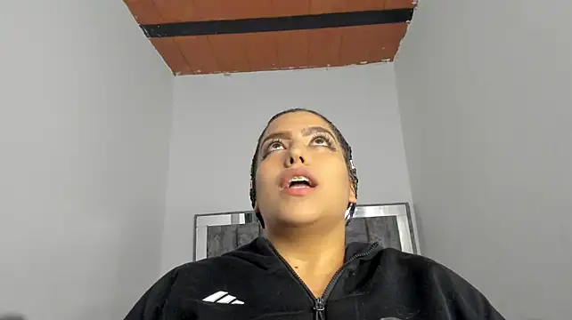 AmbarBrownn1_ stripchat live cam model