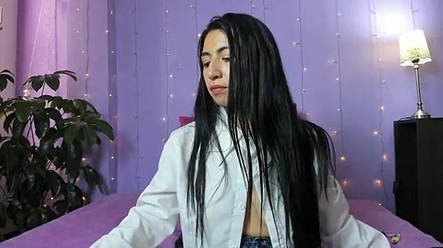 Ravenpurple stripchat live cam model