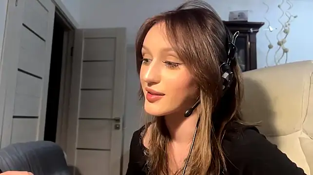 ShannanWohlers stripchat live cam model
