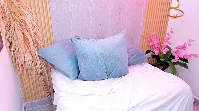 martina_laia stripchat live cam model