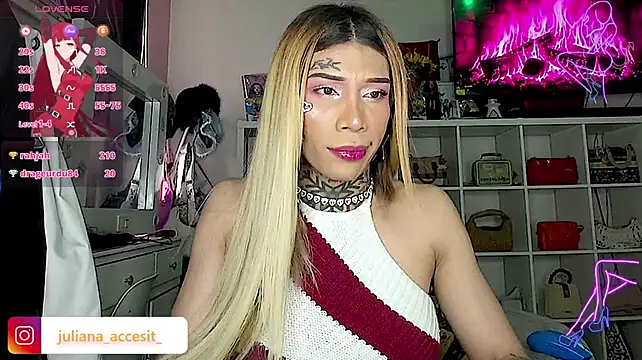 caroline_cossei stripchat live cam model