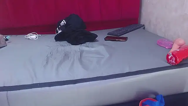 azaharasaenzcm101 stripchat live cam model