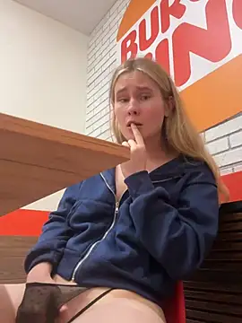 SiaLater stripchat live cam model