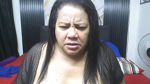 Shanttal0272 stripchat live cam model
