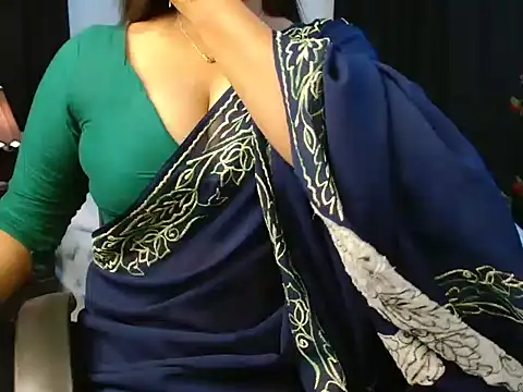 RaishaSEXY stripchat live cam model