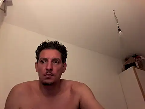 ARTANIS20 stripchat live cam model