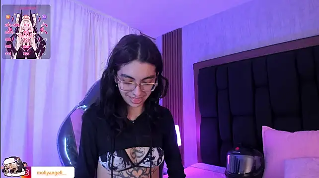 Molly_A stripchat live cam model