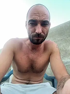 17vio stripchat live cam model