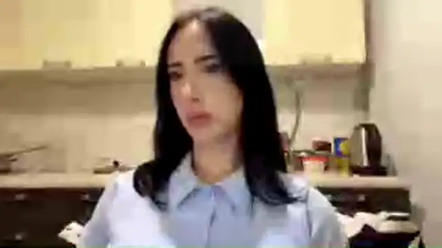 IsabellaQiueen stripchat live cam model
