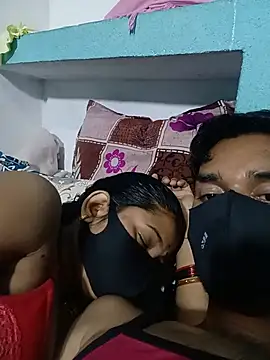 RoyalDesiCouple stripchat live cam model