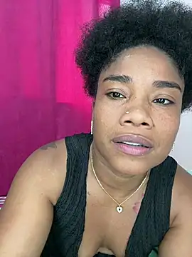 SilvannaFitt stripchat live cam model