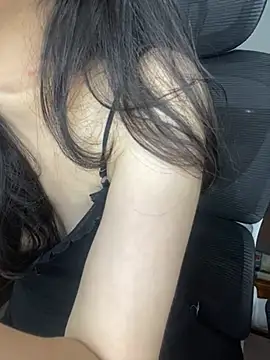 Linhlinh2k stripchat live cam model