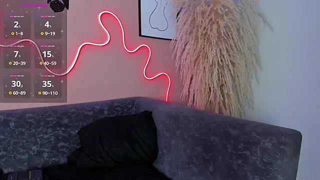 karo_linee1 stripchat live cam model