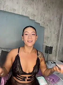 ValkaDoll stripchat live cam model
