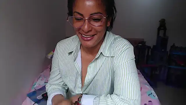 kateleyagrey stripchat live cam model