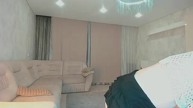 SherelyKlo stripchat live cam model