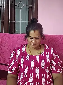 tamilaruvi stripchat live cam model