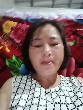 Yuzi-i stripchat live cam model