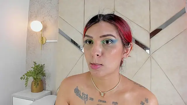 LiaVelez stripchat live cam model