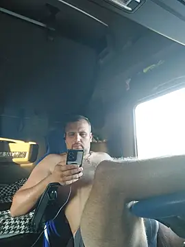 Yannis1111 stripchat live cam model