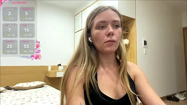 One_On_Mllion stripchat live cam model