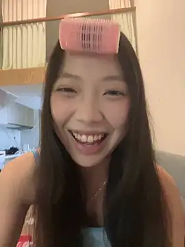 YY-1-1-1 stripchat live cam model