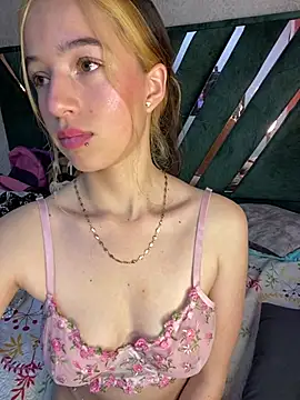 aly_16 stripchat live cam model