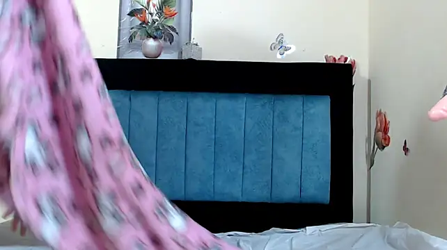 SOFYXS stripchat live cam model