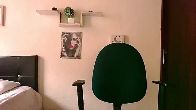 zaray_bella stripchat live cam model