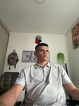 cash_master_daniel stripchat live cam model
