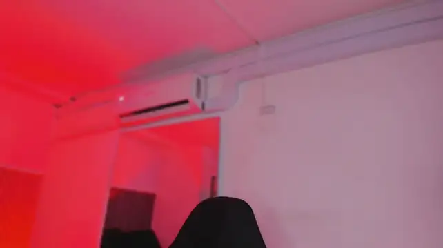 bonnieAn stripchat live cam model