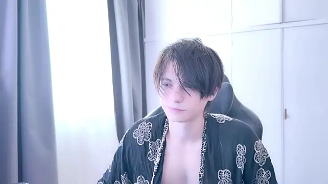 SasukeUhchiaa stripchat live cam model