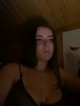 mewKate stripchat live cam model