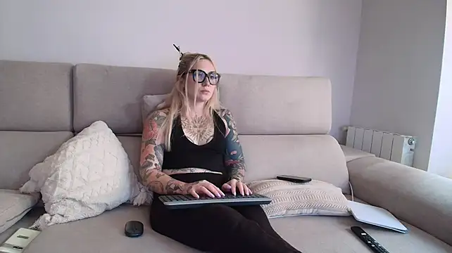 tattoobbgirl stripchat live cam model