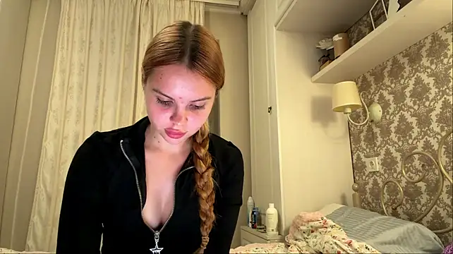HoneyAmberyy stripchat live cam model