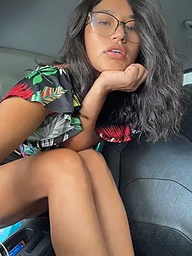sexi_noemi stripchat live cam model