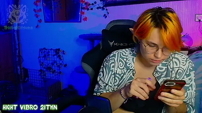 TrickyKitsune stripchat live cam model