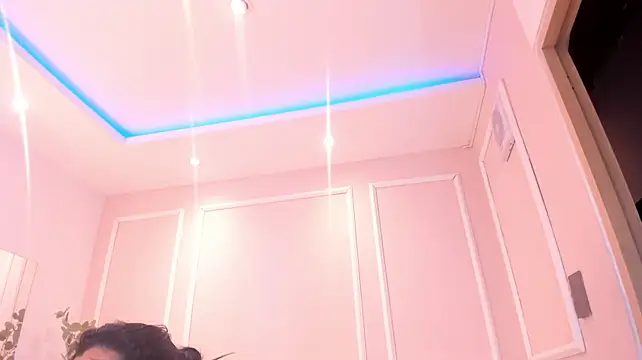 maia_lion stripchat live cam model