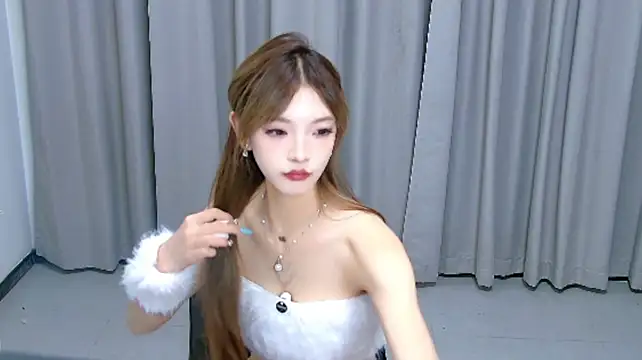 RunYan-888 stripchat live cam model