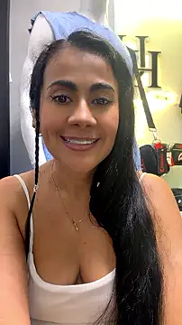 Laia_Hills stripchat live cam model