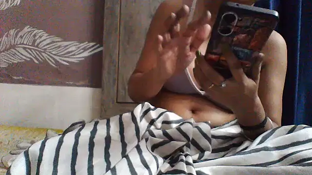 shalini_fire stripchat live cam model