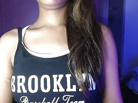 Riyahoty6 stripchat live cam model