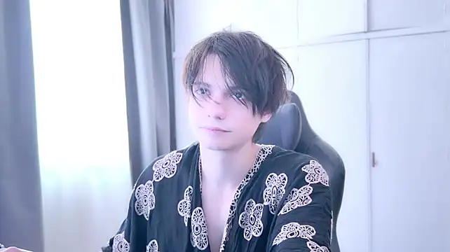 SasukeUhchiaa stripchat live cam model