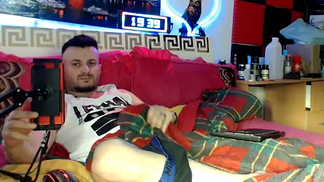 Hugec0ck007 stripchat live cam model