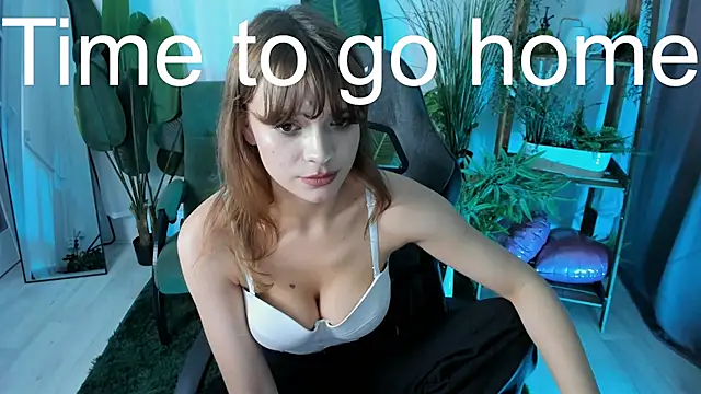 SereinaDea stripchat live cam model