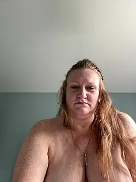 Kellilyn10 stripchat live cam model