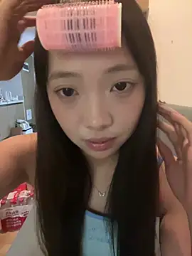 YY-1-1-1 stripchat live cam model