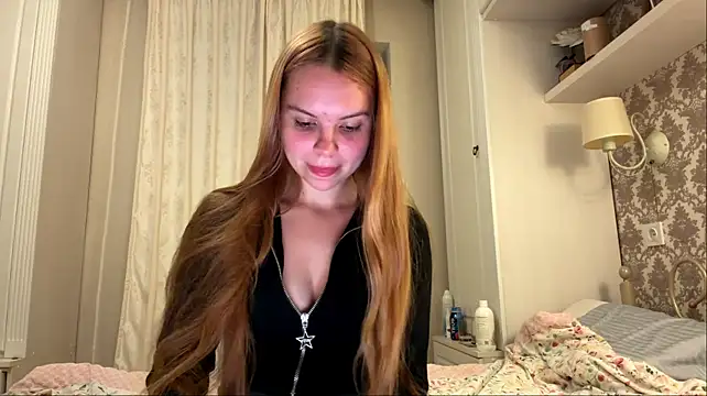 HoneyAmberyy stripchat live cam model